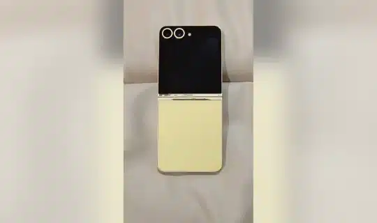 Samsung Galaxy Z Flip 6 มือสอง สี Yellow ความจุ 256GB สภาพเครื่องจริง